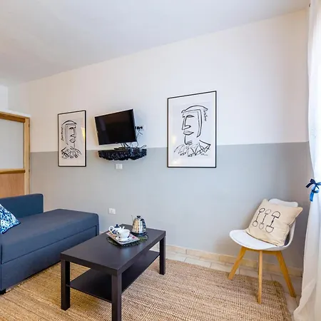 Le Maschere לינה וארוחת בוקר