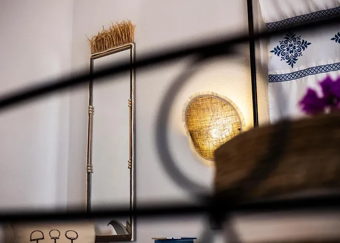 Le Maschere サンタ・テレーザ・ガッルーラ