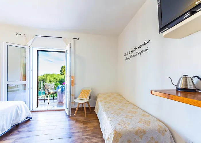 Le Maschere Oda ve Kahvaltı 3*